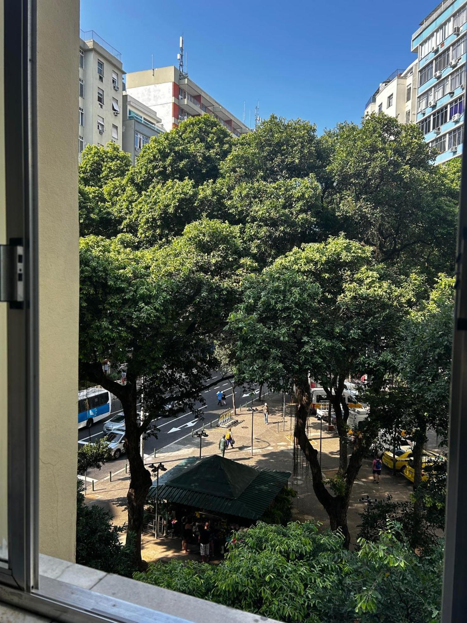 Em Copacabana A 300 Metros Da * Rio de Janeiro